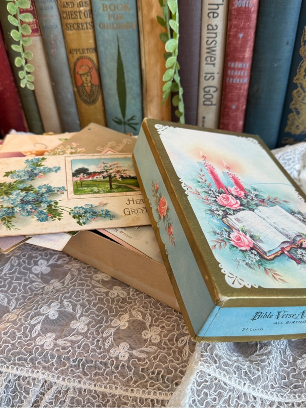Antique Floral Greeting Card Box with 16 Antique Post Cards 1909-1911 - Picture 4 of 17